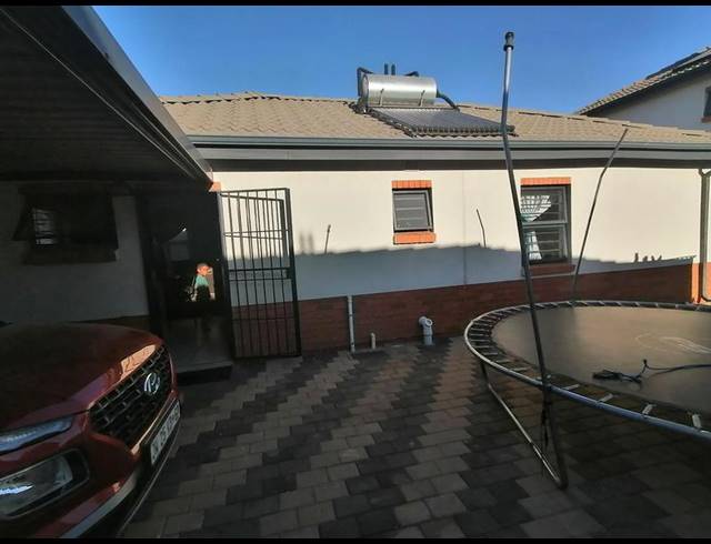 3 BEDROOM HOUSE FOR SALE IN ALBERTSDAL